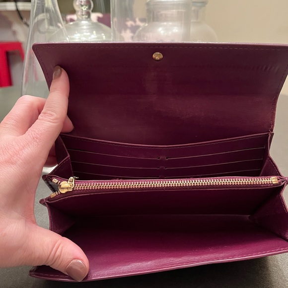 LOUIS VUITTON Vernis long dark red wallet *AUTHENTIC* - Picture 7 of 10